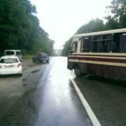 На Тернопільщині рейсовий автобус потрапив у ДТП, одного з водіїв забрала швидка